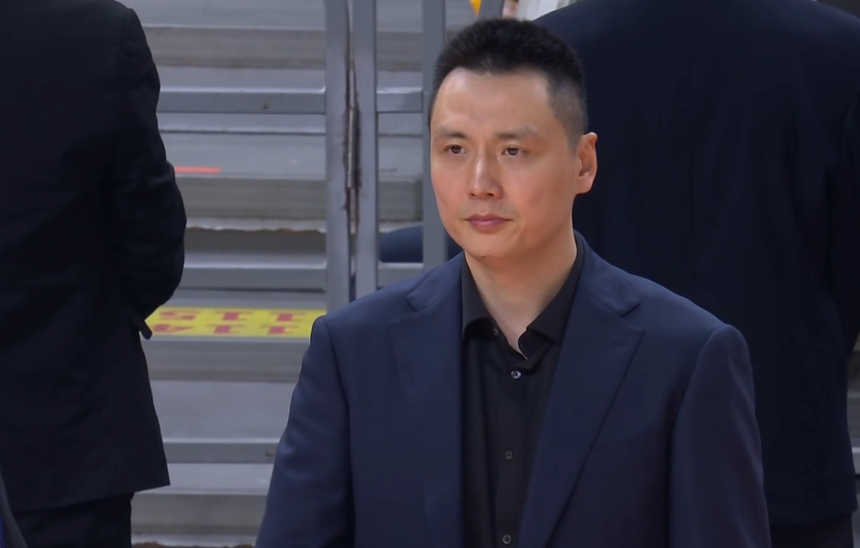 皇冠体育官方网站-输40分创5大纪录谈何争冠？名记指出广东致命隐患 让粤迷彻底心凉